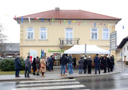 OTVORITEV LEKARNE CERKNICA 07 FOTO LJUBO VUKELIČ